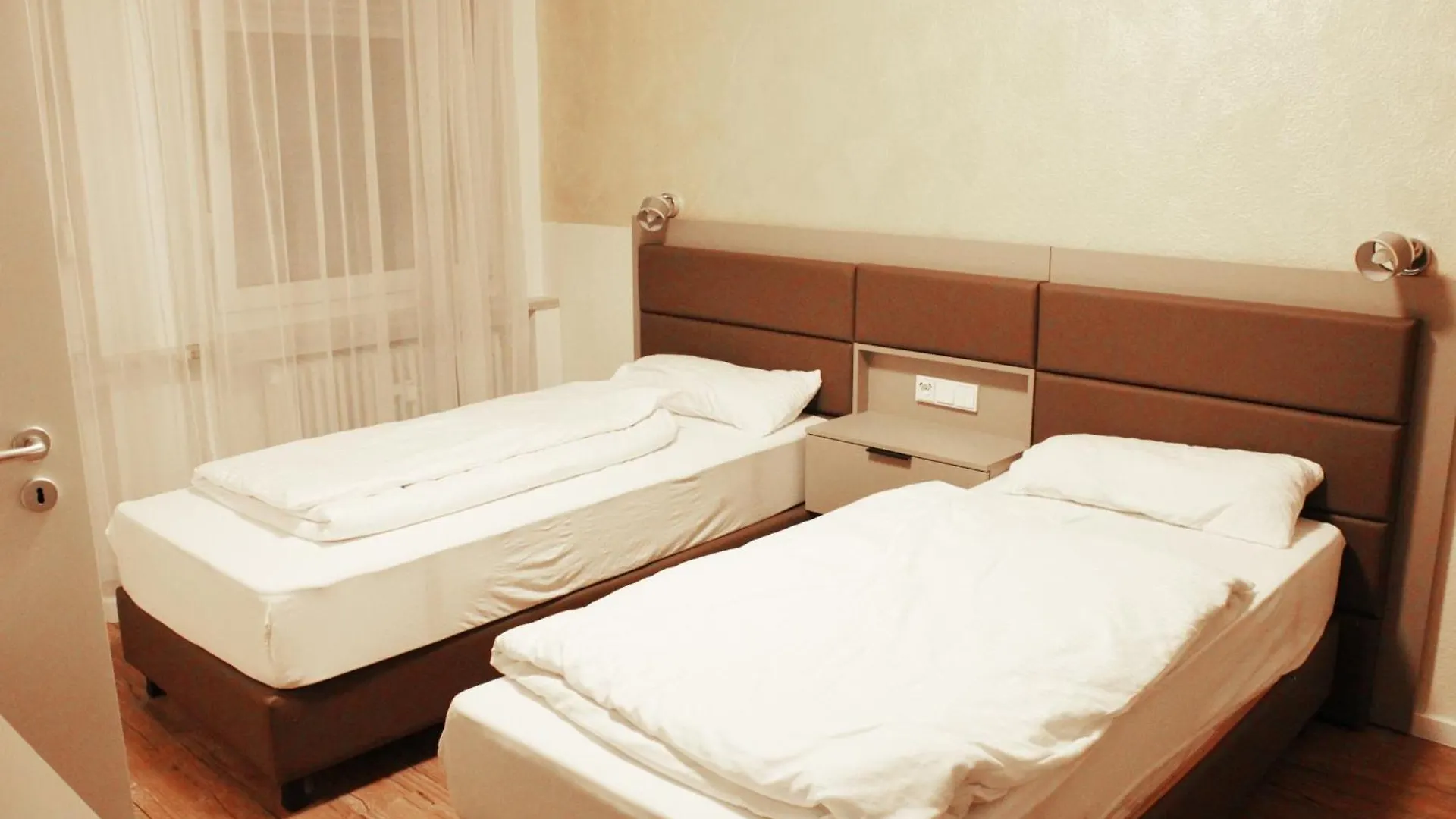 Isar City Hotel Mnichov 0*,